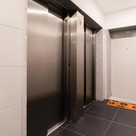 Hostwise - Modern Flat In Boavista شقة بورتو